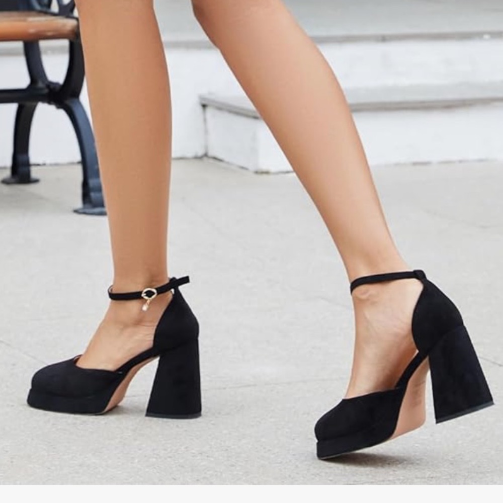 Wetkiss Platform Chunky Heels for Women size 8.5 black faux suede (1629)